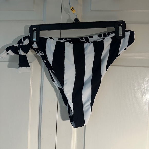 NWT Farm Rio Coconut Reversible Bikini Bottom - Large - Picture 7 of 10